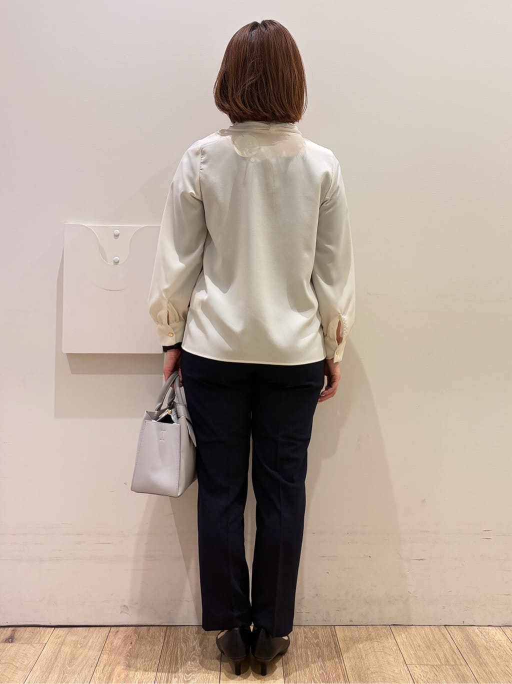YUKOさんの「index｜プリーツボウタイジョーゼットブラウス【洗濯機OK／イージーアイロン／防シワ】」を使ったコーディネート