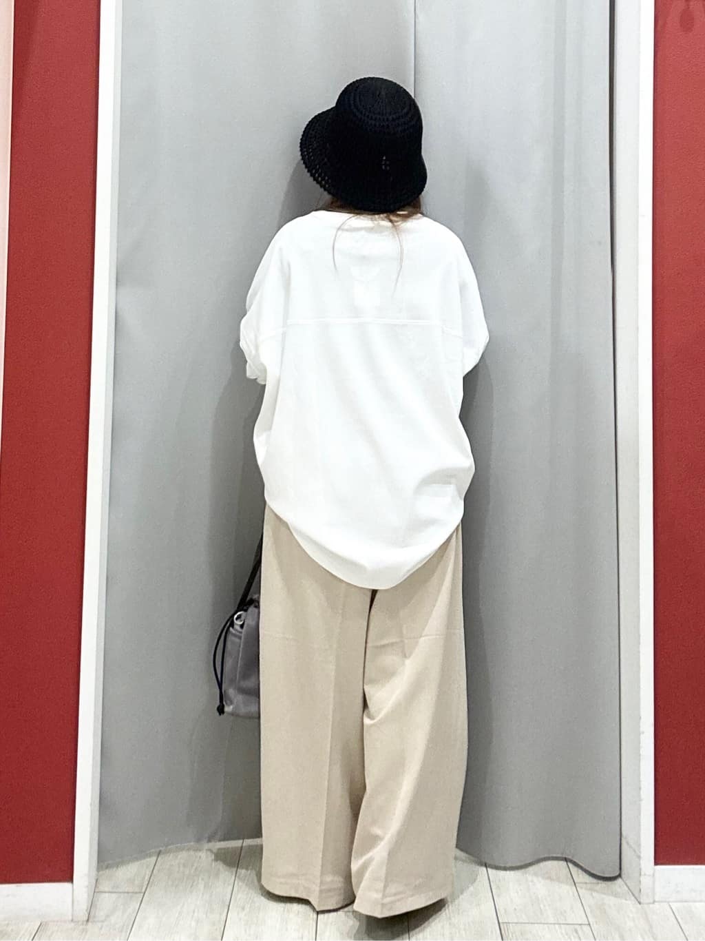 shioさんの「SHOO･LA･RUE｜【洗濯機可/UV/綿100％】体型カバーが叶う ゆるトップス」を使ったコーディネート