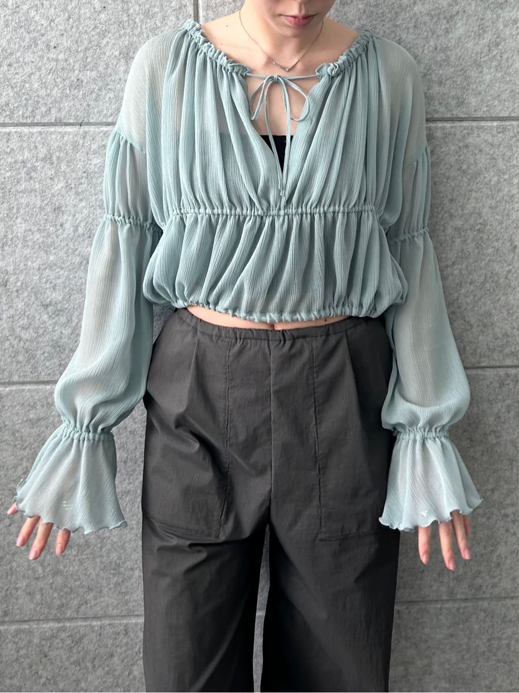 honoka Aさんの「CODE A｜off－shoulder blouse」を使ったコーディネート