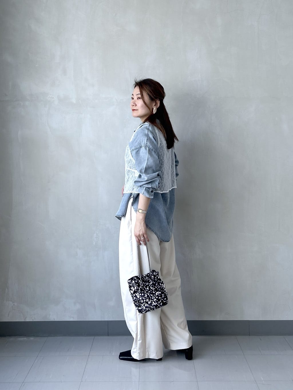takaさんの「INDIVI｜デニムシャツ」を使ったコーディネート