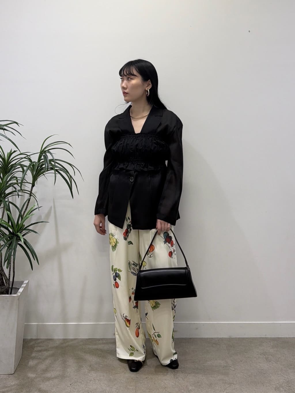rinaさんの「INDIVI｜【接触冷感/通気性】シアーシャツジャケット」を使ったコーディネート