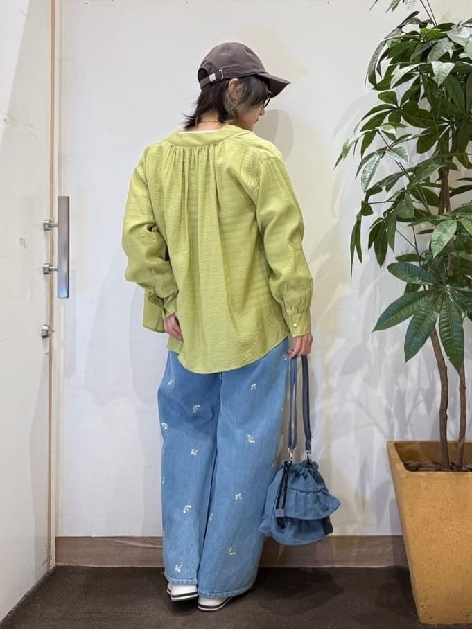 misakiさんの「SHOO･LA･RUE｜ヒールアップスニーカー」を使ったコーディネート