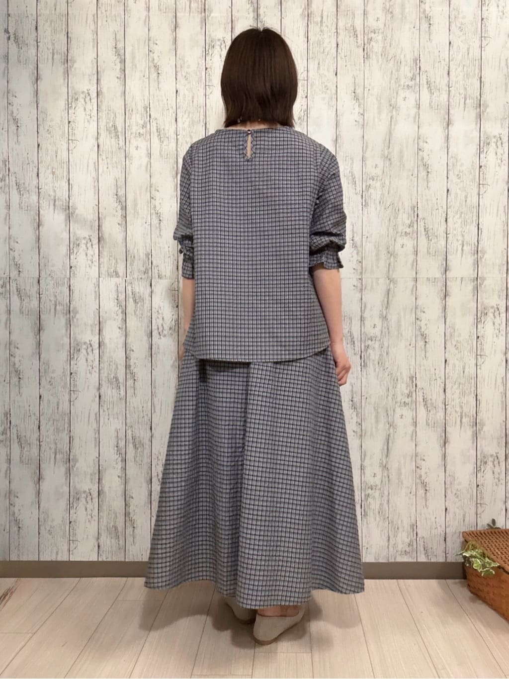 シカさんの「SHOO･LA･RUE｜【セットアップ可/洗濯機可/S-LL】軽やかに揺れる サッカーチェック フレアスカート」を使ったコーディネート