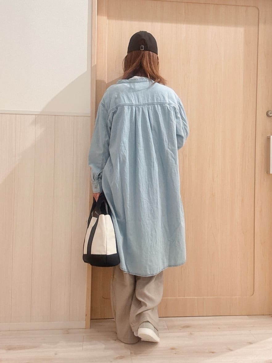 モカさんの「SHOO･LA･RUE｜【UV/体型カバー】とろみフロントタック7分袖ゆるトップス」を使ったコーディネート