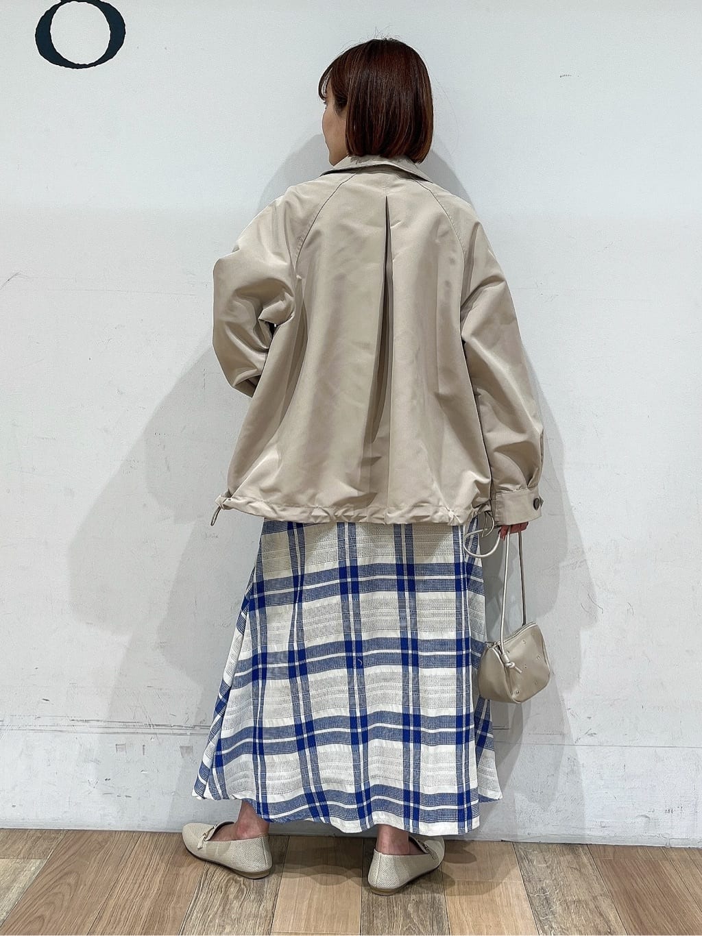 山さんさんの「grove｜【撥水／シルエット2WAY】軽やかミドルトレンチコート」を使ったコーディネート