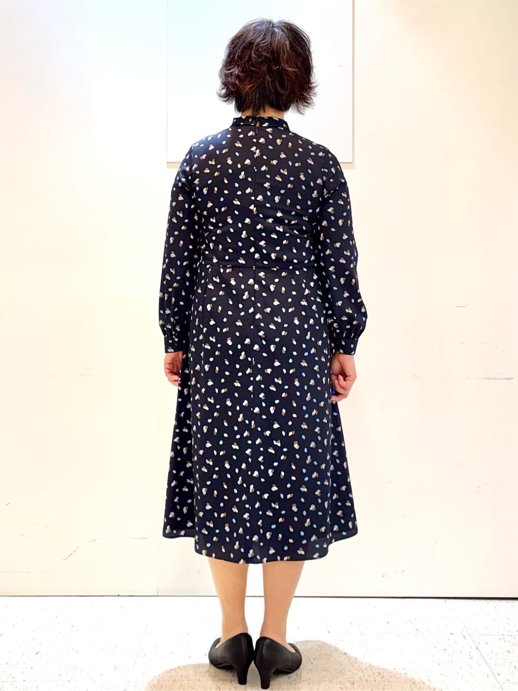 ヤスコさんの「Reflect｜【セレモニー／通勤／おでかけに◎】フラワープリントボウタイワンピース」を使ったコーディネート