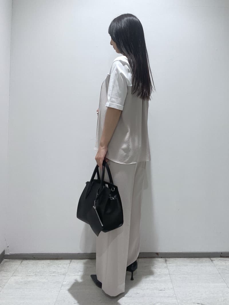 meiさんの「INDIVI｜【着る日傘／SETUP可能】ビスチェレイヤード風トップス」を使ったコーディネート