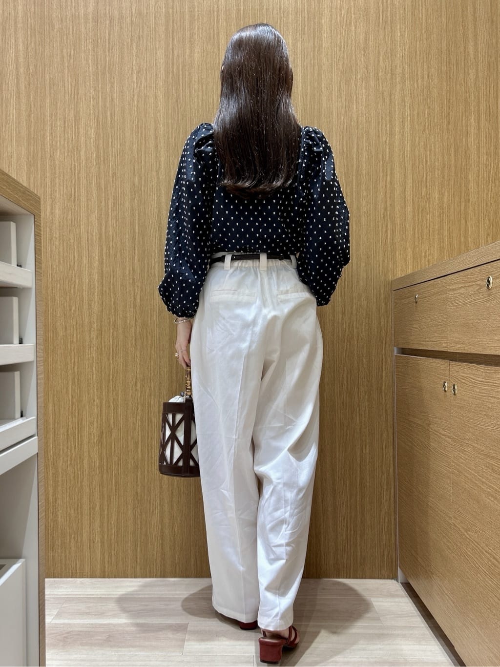 maiさんの「OPAQUE.CLIP｜ドビードットパフスリーブブラウス【洗濯機OK】」を使ったコーディネート