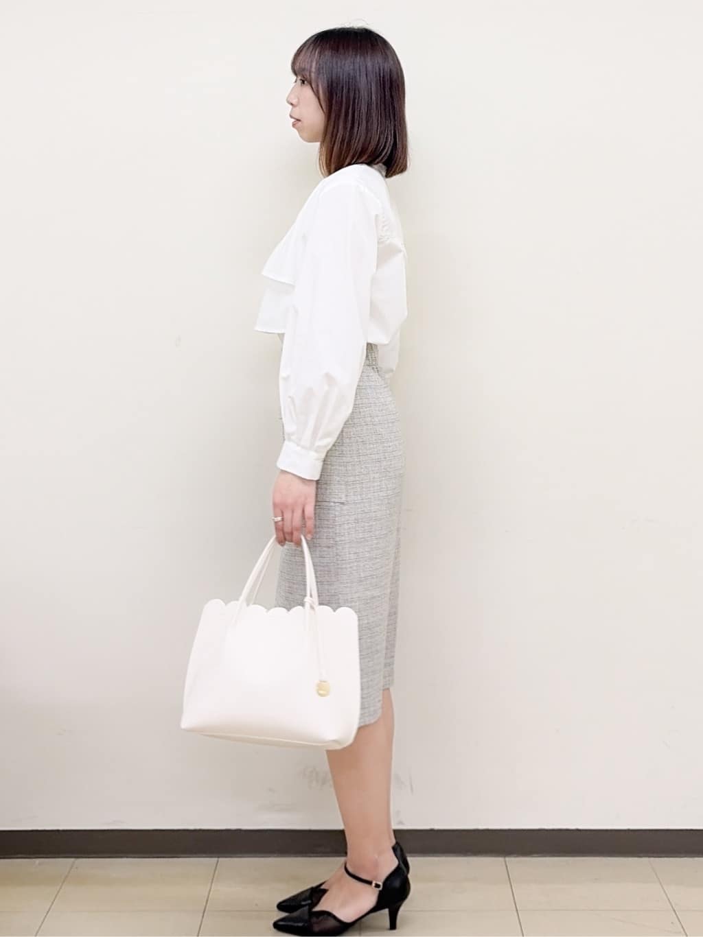 yurinaさんの「index｜フリルキーネックシャツ【洗濯機OK／イージーアイロン／防シワ】《XS～LL／7col》」を使ったコーディネート