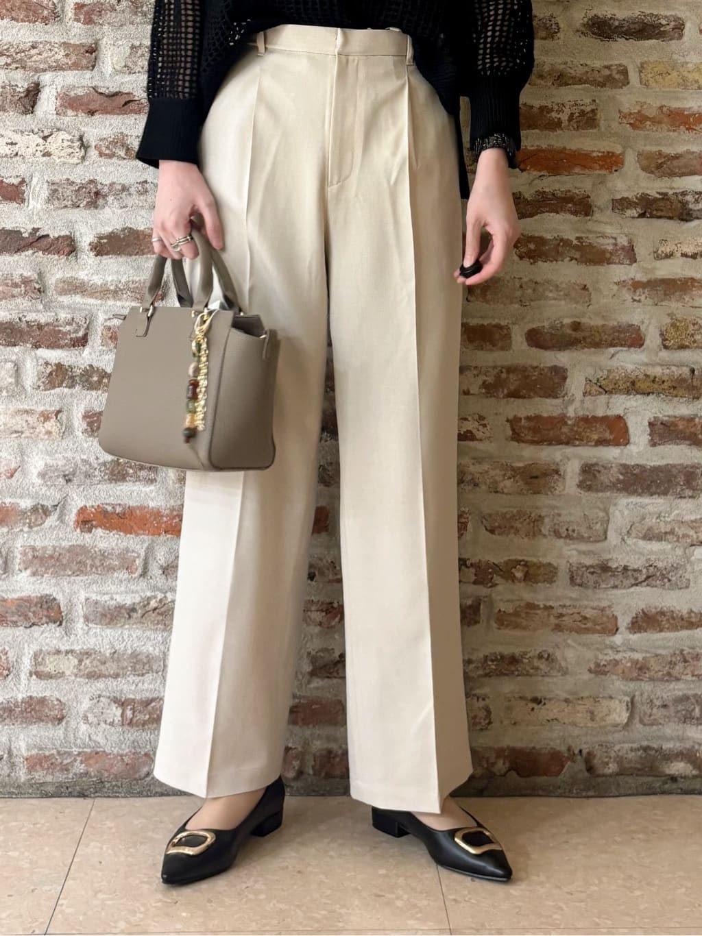 しばさんの「THE SHOP TK｜【通勤にもカジュアルにも】CAVIAN ジレ/セットアップ可」を使ったコーディネート