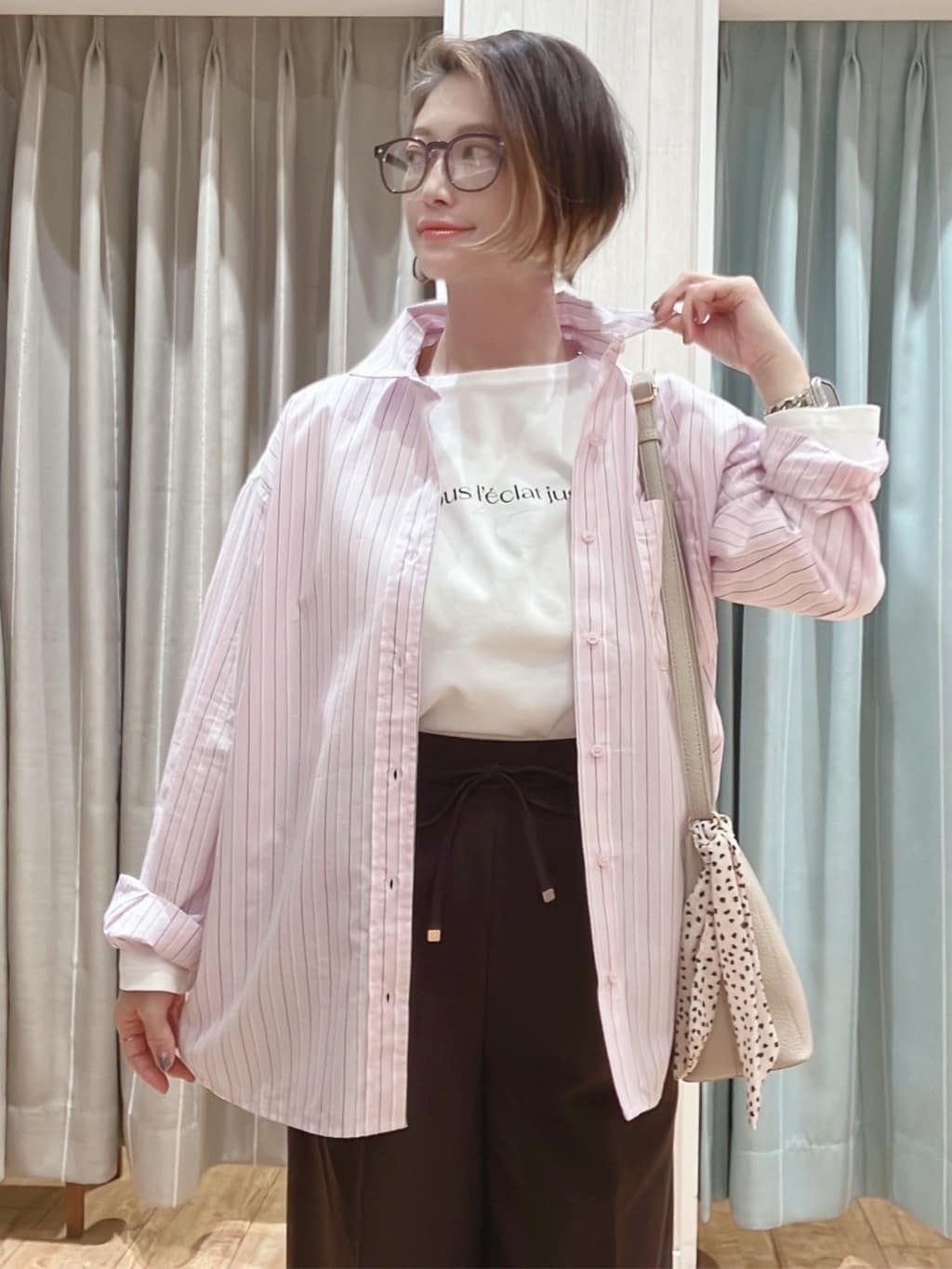 aaamiさんの「SHOO･LA･RUE｜【UV/抗菌防臭/洗濯機可】小さめロゴの大人スムースロンT」を使ったコーディネート