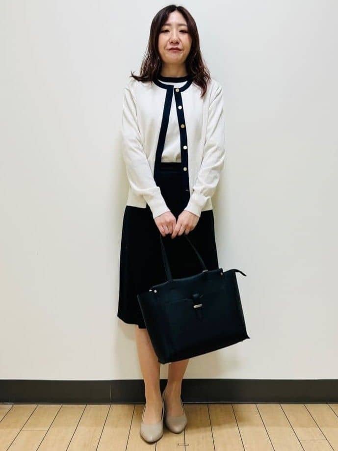 miiiさんの「Reflect｜【アンサンブル可】バイカラーカーディガン」を使ったコーディネート