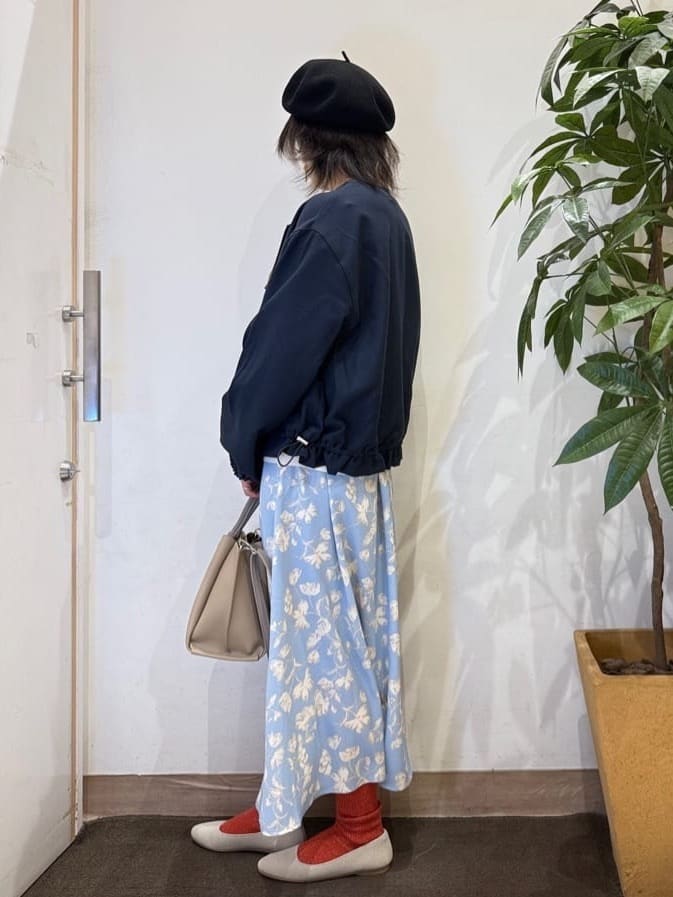 misakiさんの「SHOO･LA･RUE｜【洗濯機可/S-LL】さらりと軽やか インせず着られる すっきり見えドルマンニット」を使ったコーディネート