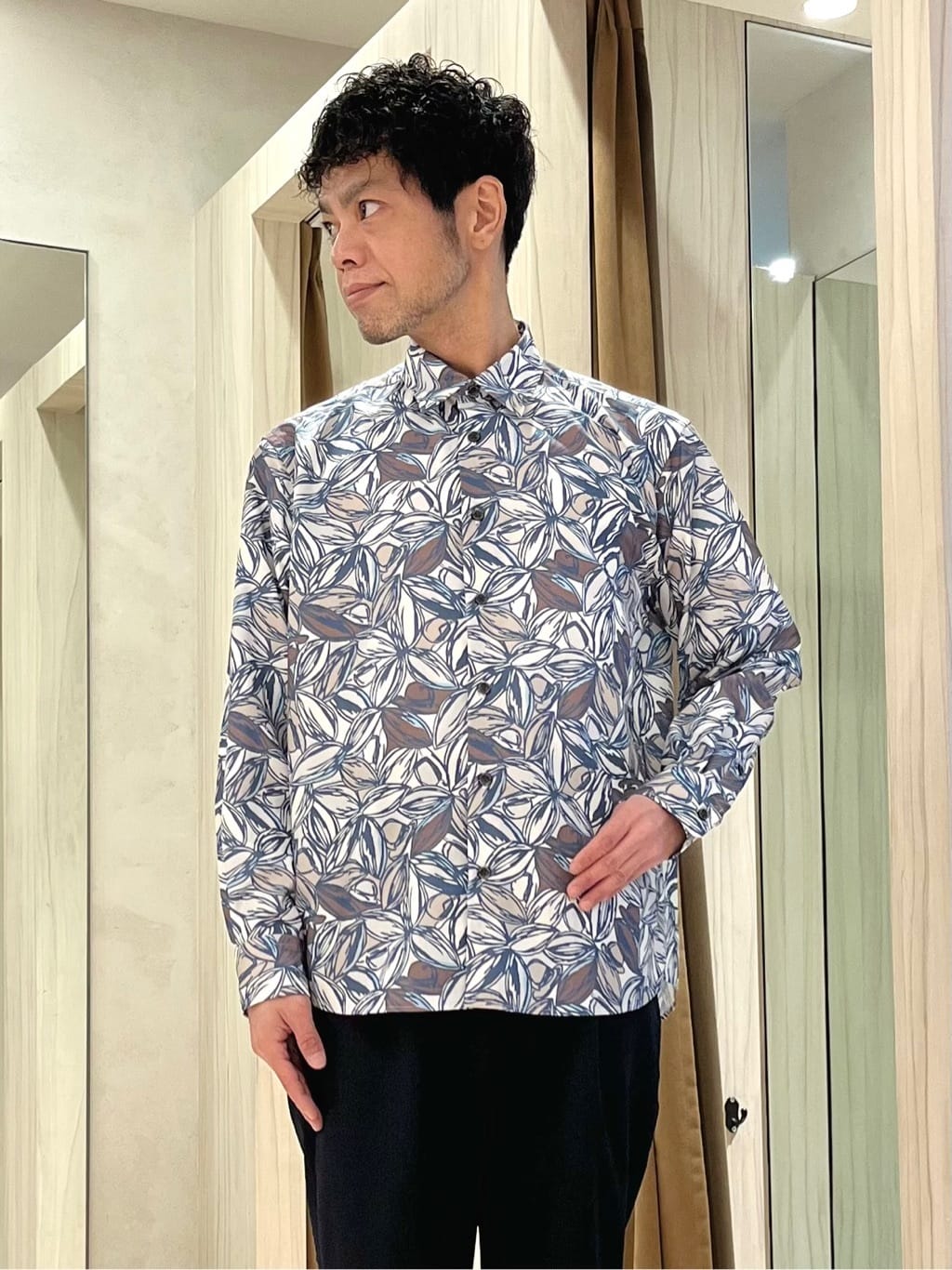 URAさんの「TAKEO KIKUCHI｜2WAYアクティブ ライト ブルゾン」を使ったコーディネート