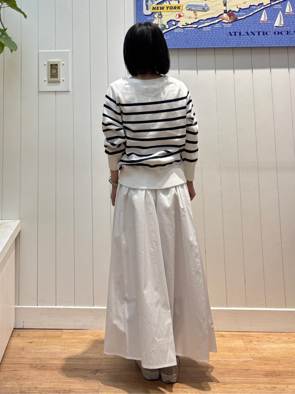 OKADAさんの「Dessin｜【洗える】コットンVネックニット」を使ったコーディネート