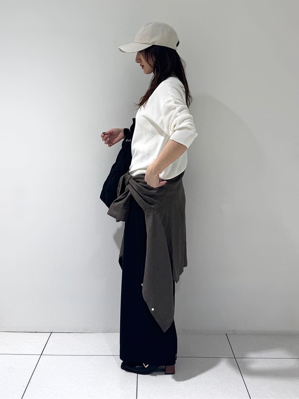 そんさんの「INDIVI｜【洗える／ドライタッチ／和紙混】ガーター編みニット」を使ったコーディネート