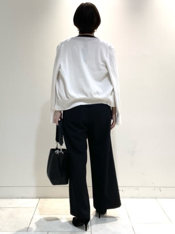 フミさんの「Reflect｜【アンサンブル可】バイカラーカーディガン」を使ったコーディネート
