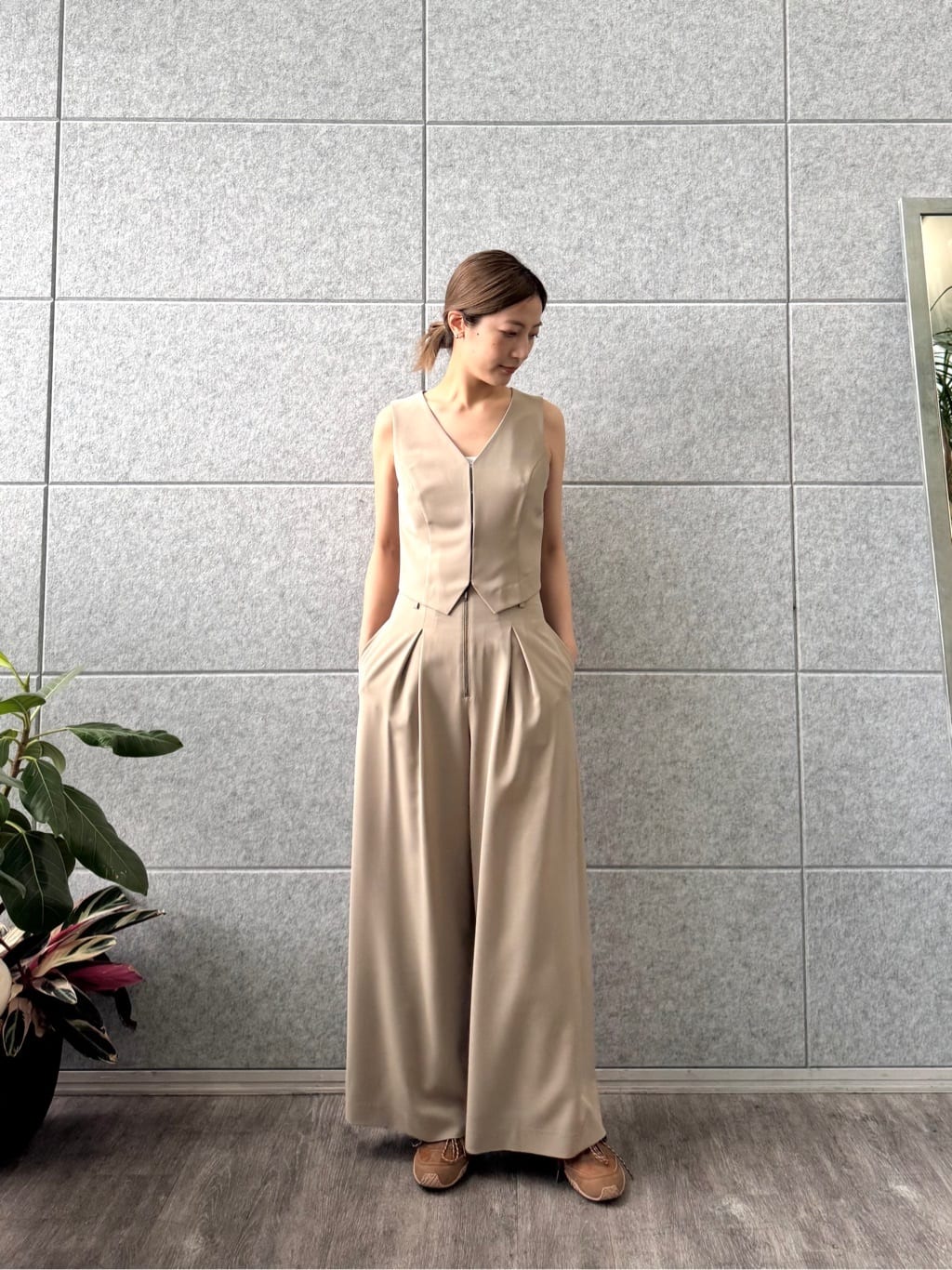uchi__yamaさんの「CODE A｜front hook short vest」を使ったコーディネート