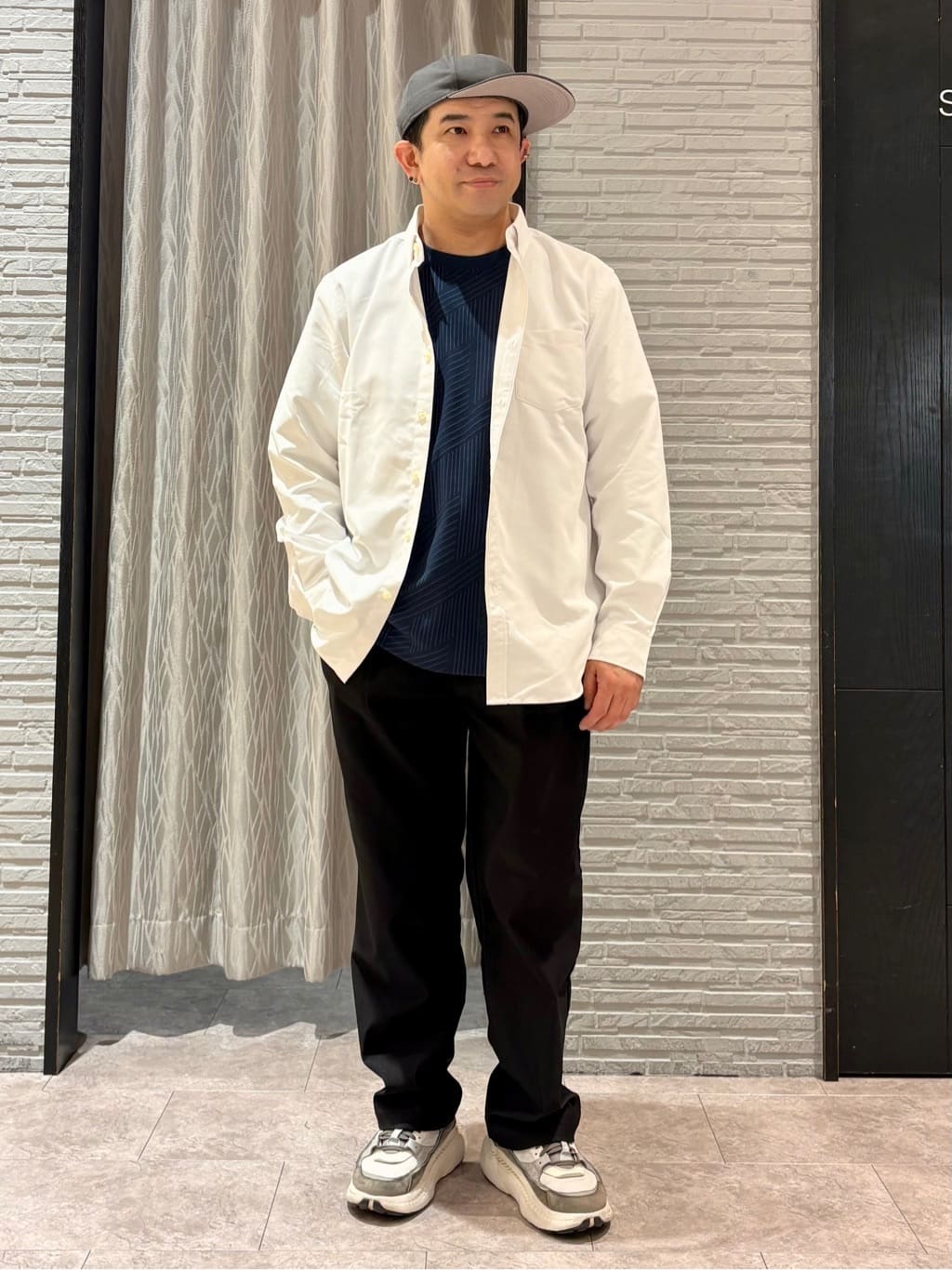 Pーyamaさんの「THE SHOP TK｜【無地だと少し物足りないという方へ】ジオメトリック柄 半袖Tシャツ 洗濯機OK」を使ったコーディネート
