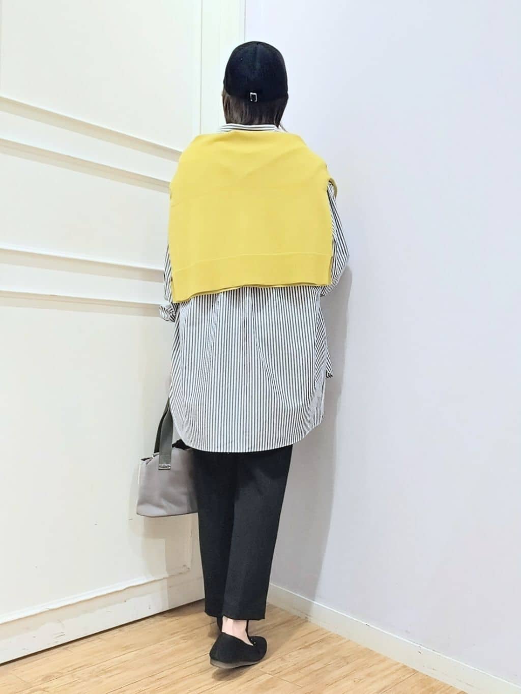 miomioさんの「SHOO･LA･RUE｜【Lee別注／撥水】巾着ショルダーバッグ」を使ったコーディネート