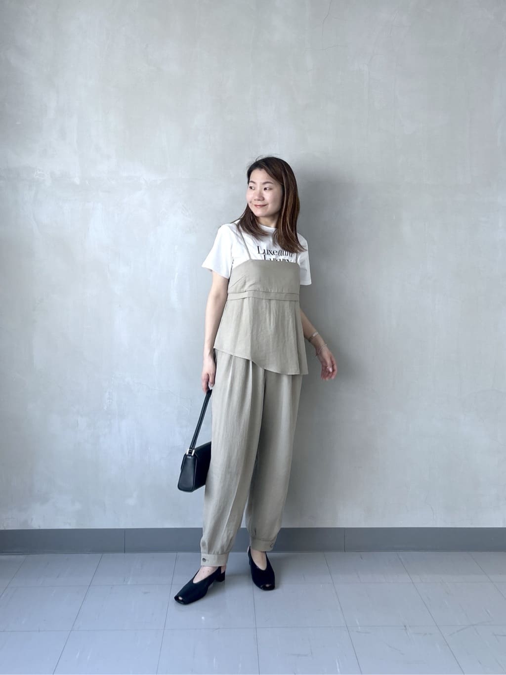 takaさんの「INDIVI｜【セットアップ可能】イレヘムキャミブラウス」を使ったコーディネート