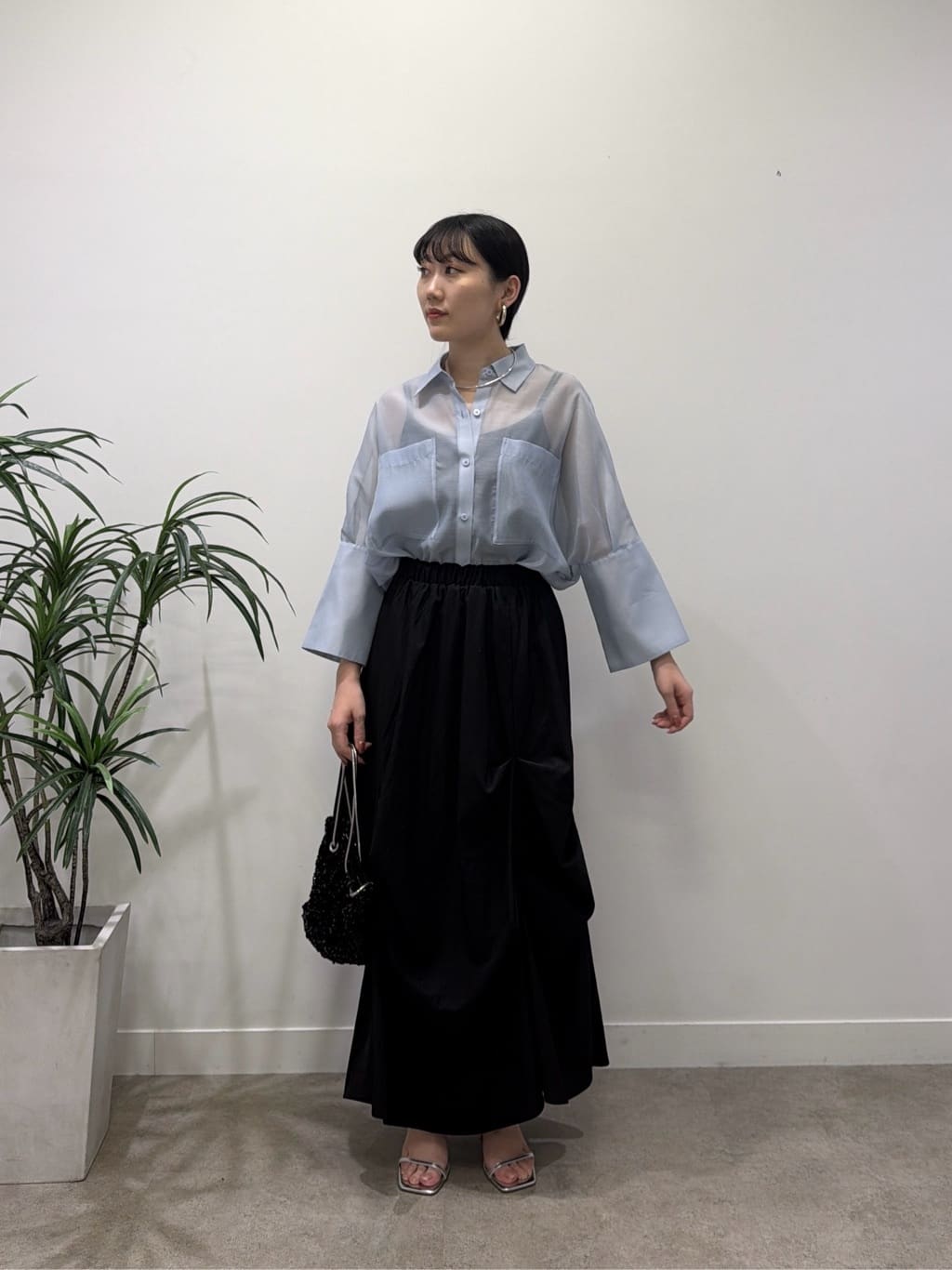 rinaさんの「INDIVI｜【接触冷感】シアーコクーンブラウス」を使ったコーディネート