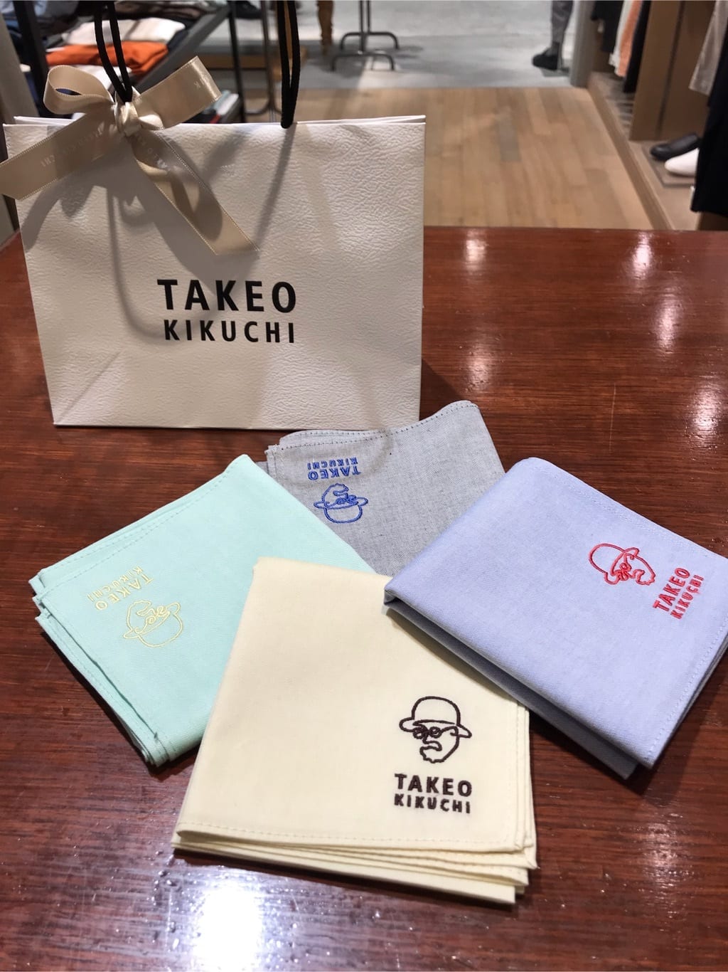 じゅんさんの「TAKEO KIKUCHI｜シャンブレーハンカチ」を使ったコーディネート