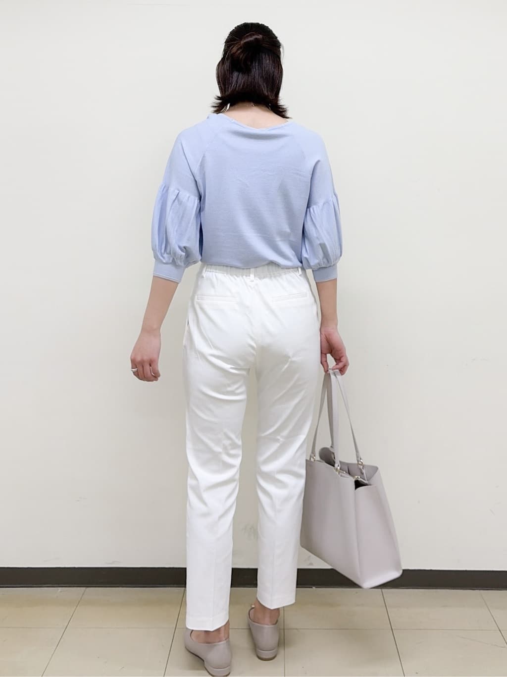 yurinaさんの「index｜バルーン風スリーブバイカラーニット【洗濯機OK】」を使ったコーディネート