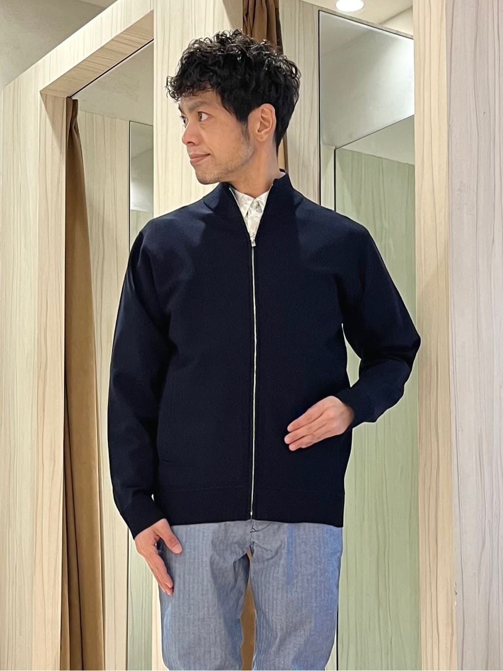 URAさんの「TAKEO KIKUCHI｜ジップアップ 鹿の子 ニット」を使ったコーディネート