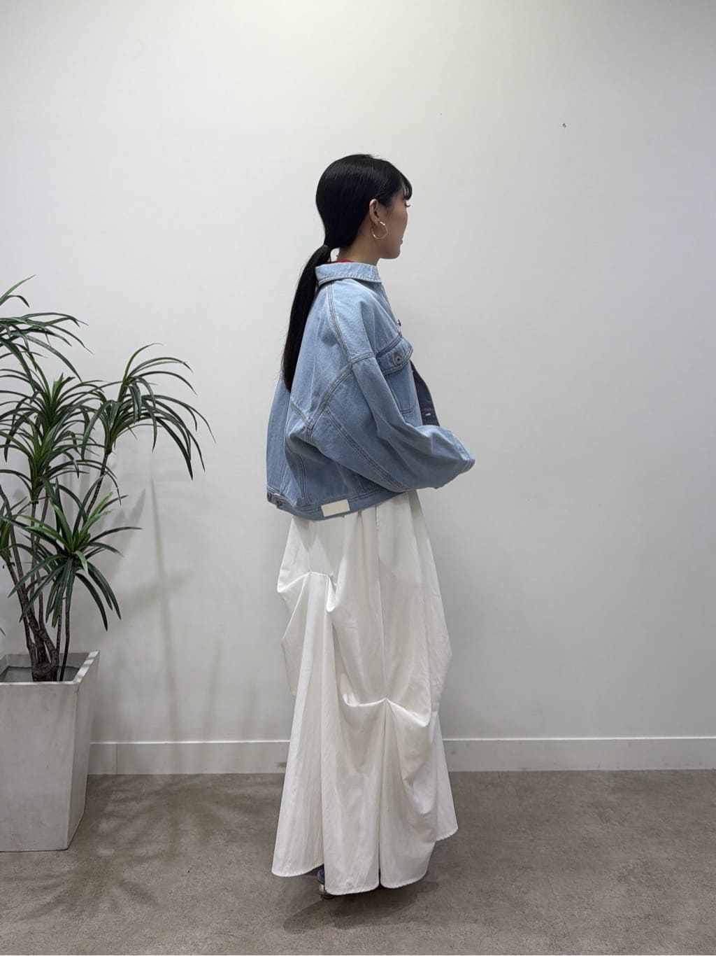 rinaさんの「INDIVI｜ランダムタックスカート」を使ったコーディネート