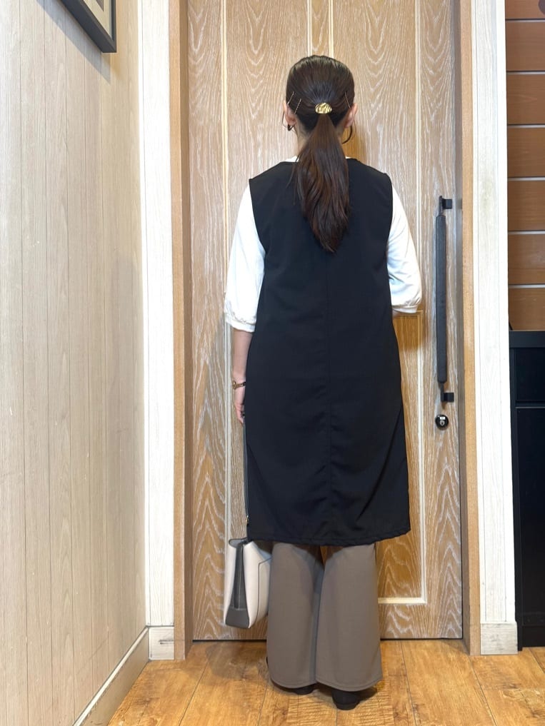 KAORIさんの「SHOO･LA･RUE｜【2点セット/洗濯機可/S-LL】ジレにもなるジャンスカ+5分袖Tシャツ」を使ったコーディネート