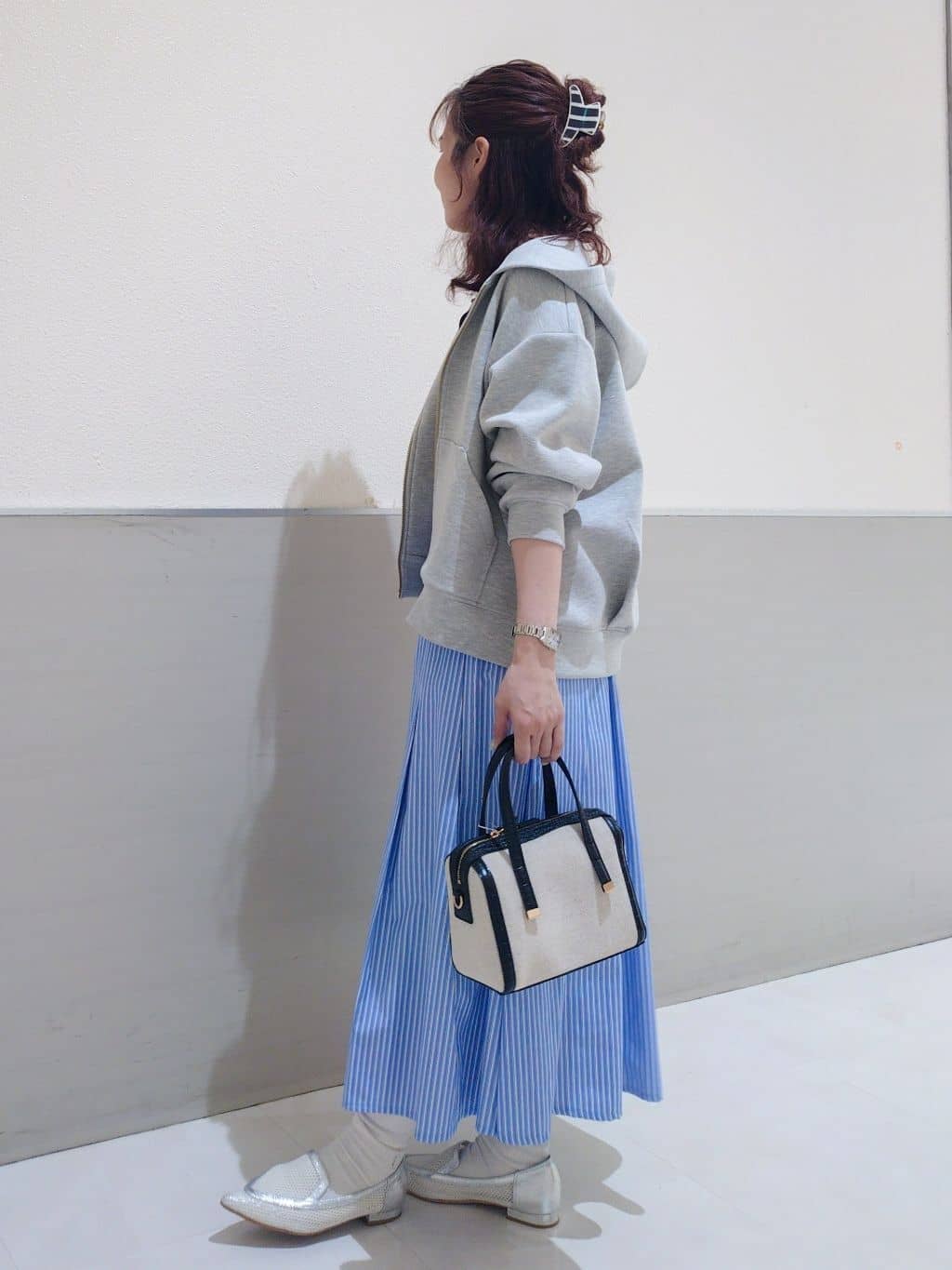 maruさんの「THE SHOP TK｜ダンボールジップパーカ」を使ったコーディネート