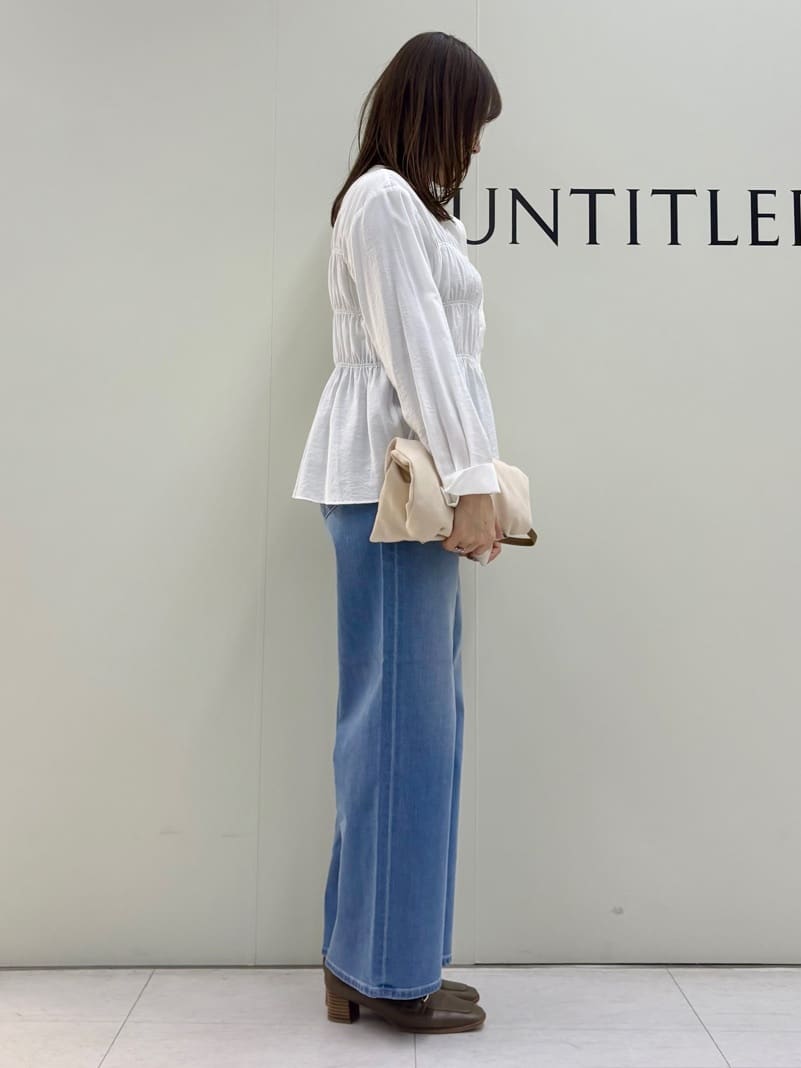 Sakaiさんの「UNTITLED｜【着映え/洗える】リラックスシャーリングブラウス」を使ったコーディネート