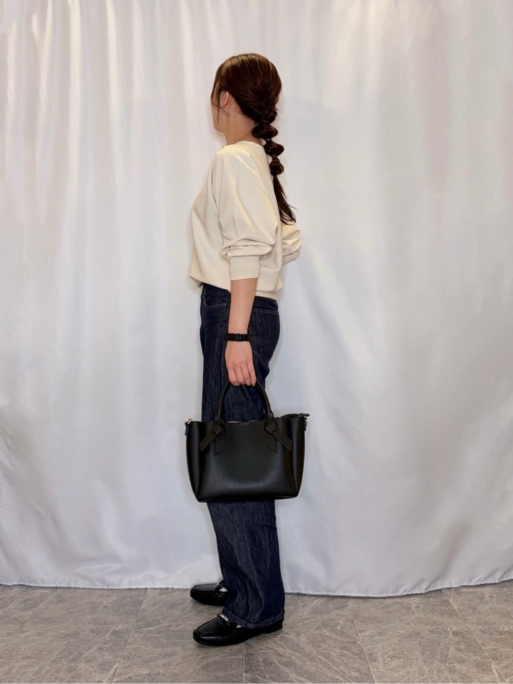 おうめさんの「SHOO･LA･RUE｜【SHOO・LA・RUE DENIM/SS-LL】程よい厚みの ストレートデニムパンツ（10.5オン」を使ったコーディネート