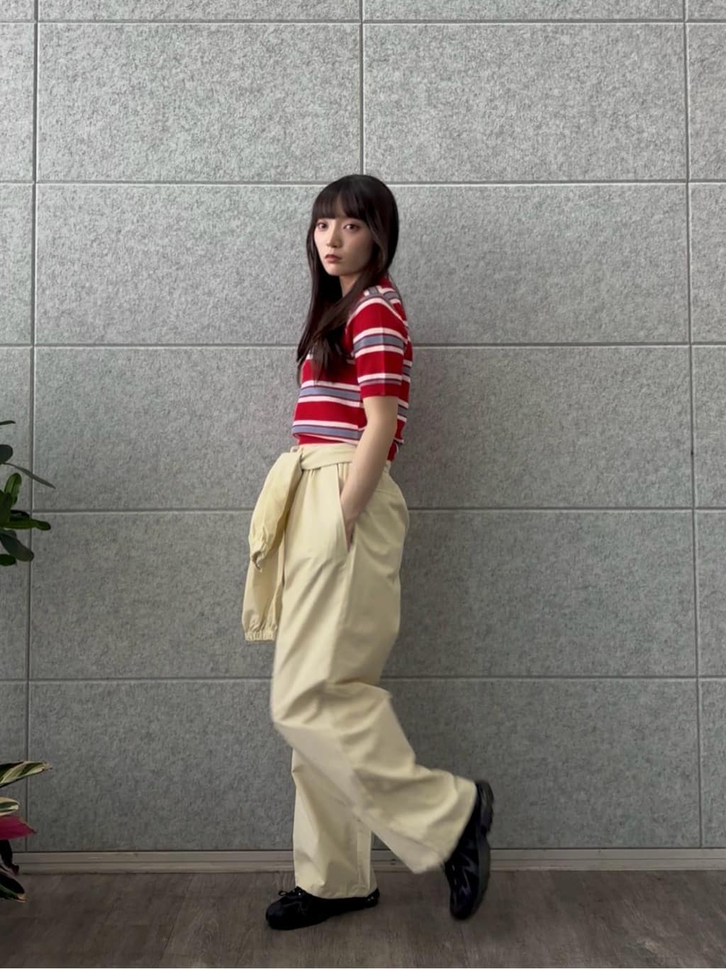 ibukiさんの「INDIVI｜【一部店舗限定】ウエストラップジョガーパンツ」を使ったコーディネート