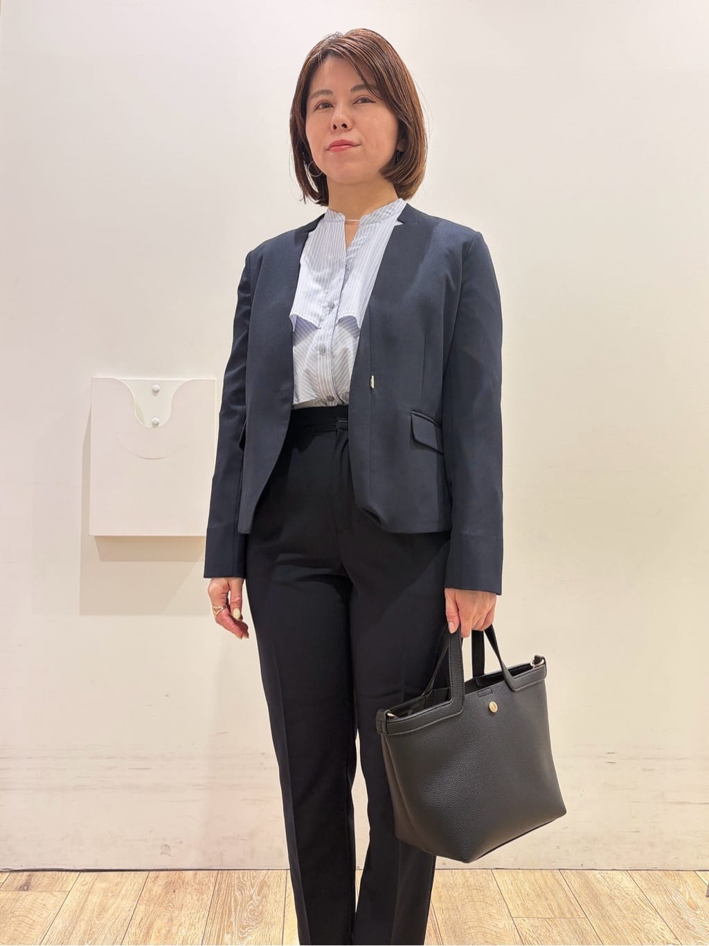 YUKOさんの「index｜フリルキーネックシャツ【洗濯機OK／イージーアイロン／防シワ】《XS～LL／7col》」を使ったコーディネート