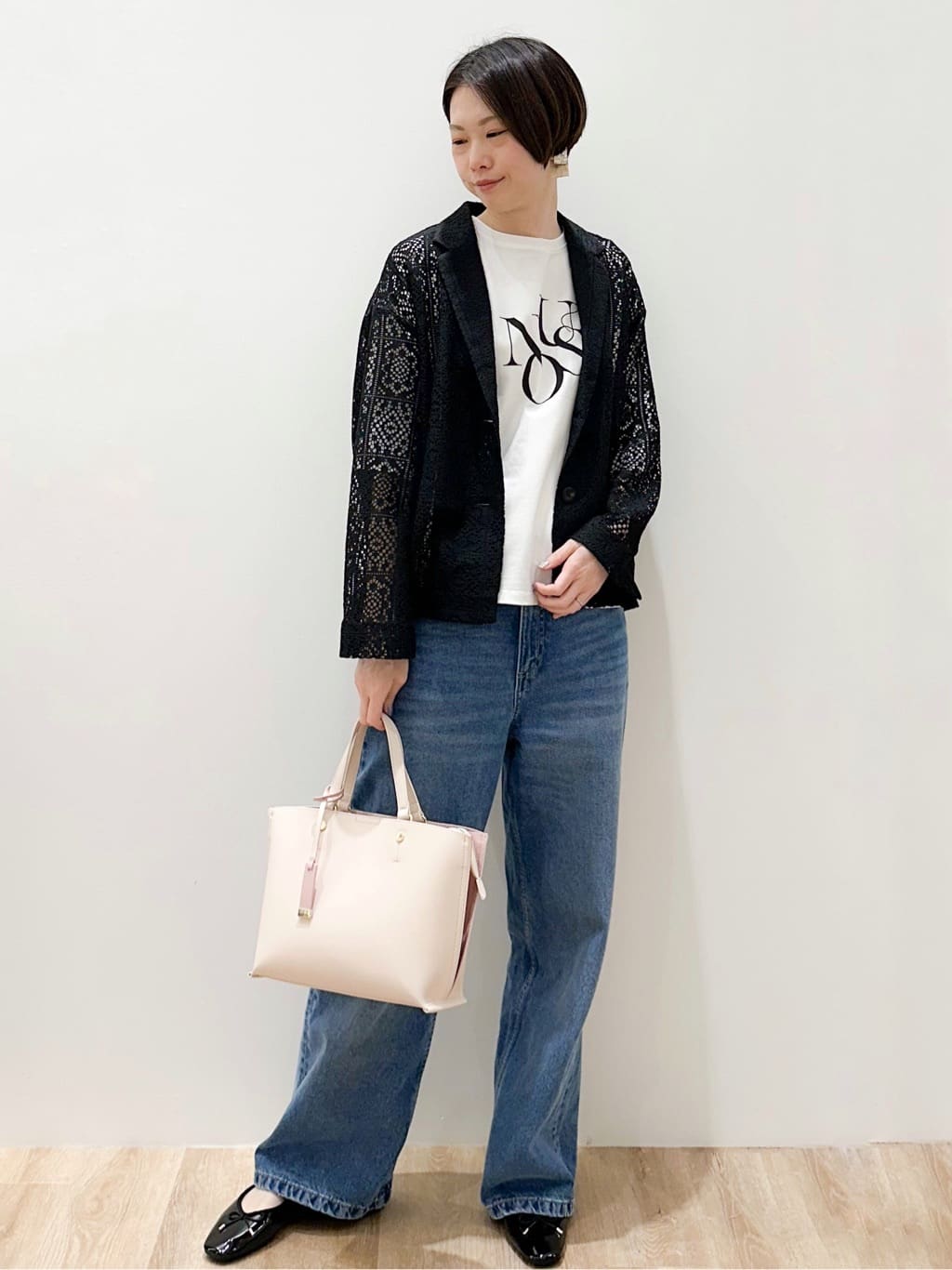 yurieさんの「OPAQUE.CLIP｜リラクシーロゴプリントTシャツ【洗濯機OK】」を使ったコーディネート