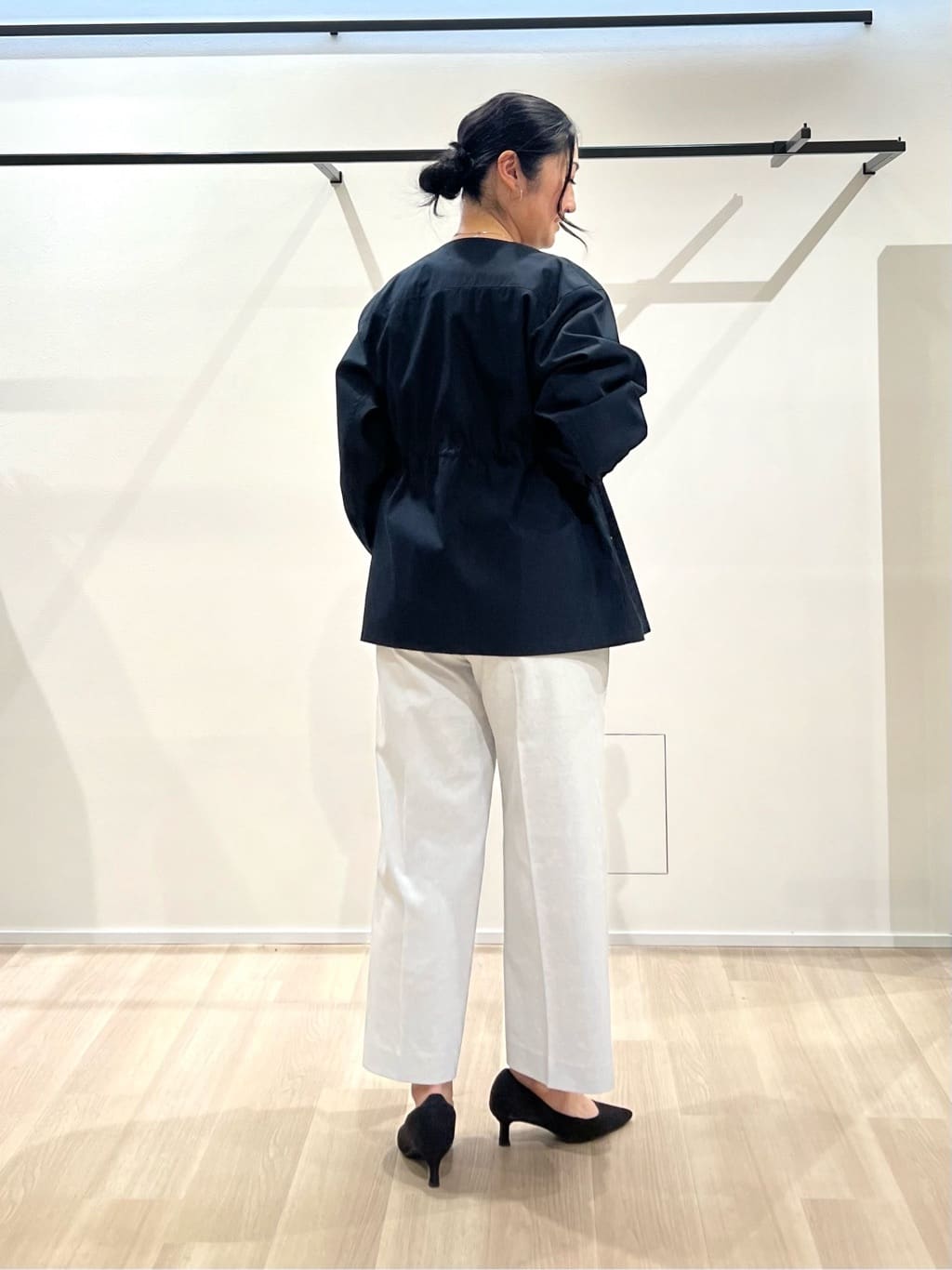 TOMOMIさんの「UNTITLED｜【古畑星夏さん着用/8色展開/程よい透け感】ドライタッチボートネックニット」を使ったコーディネート