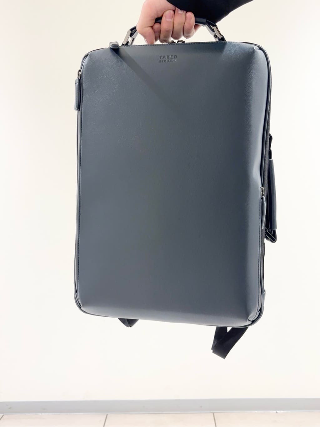 及川さんの「TAKEO KIKUCHI｜【ON／OFF兼用】CARREMANファブリック ノーカラージャケット」を使ったコーディネート