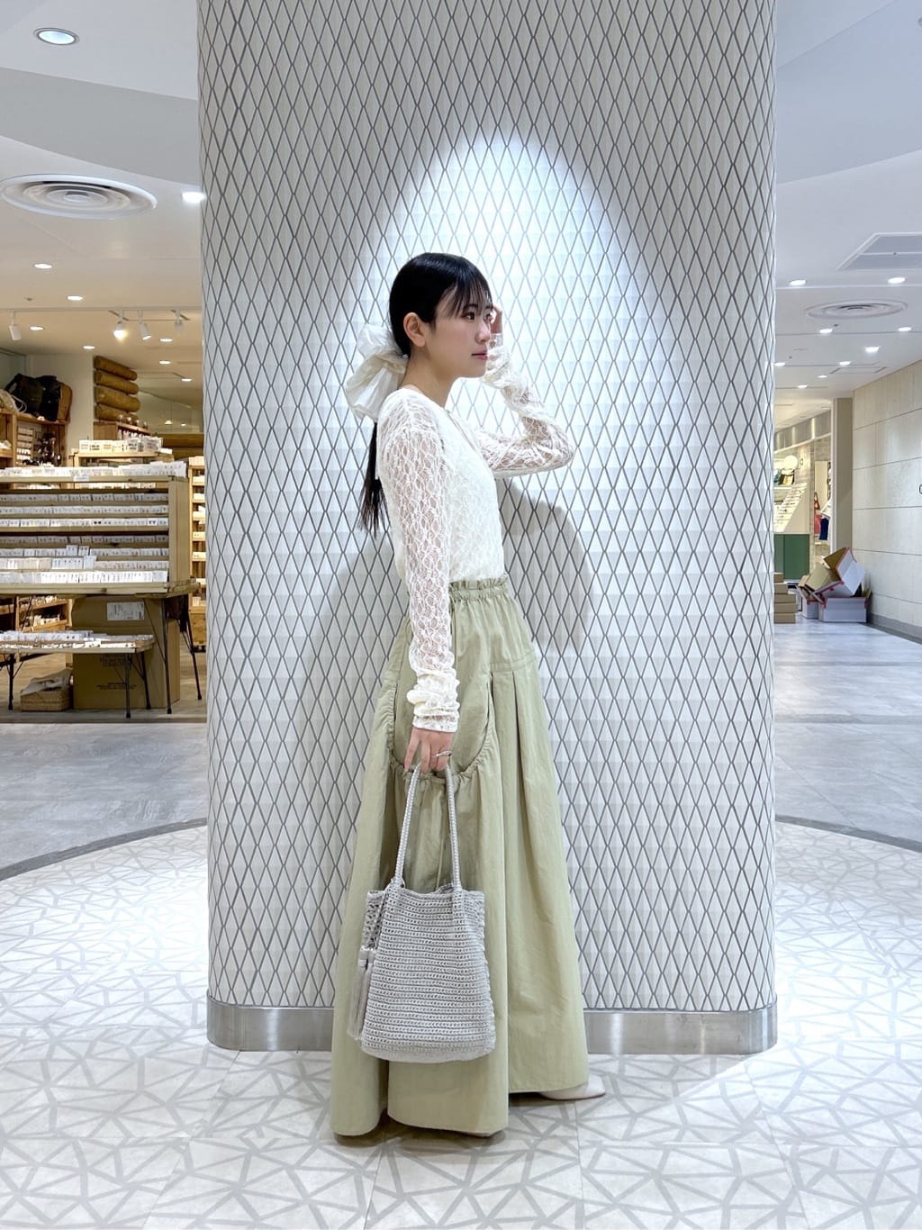 Renoさんの「INDIVI｜【一部店舗限定】バックオープンレースカットソー」を使ったコーディネート