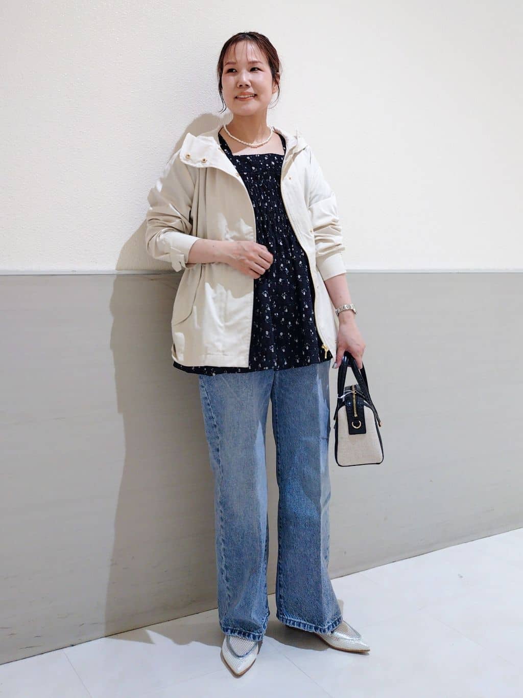maruさんの「THE SHOP TK｜大人のフェミニンスタイルに 花柄楊柳シャーリングブラウス」を使ったコーディネート