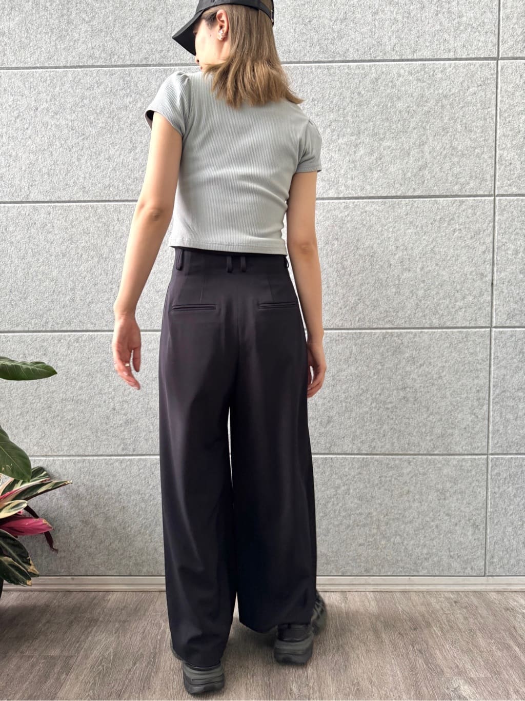 uchi__yamaさんの「CODE A｜zip wide pants」を使ったコーディネート