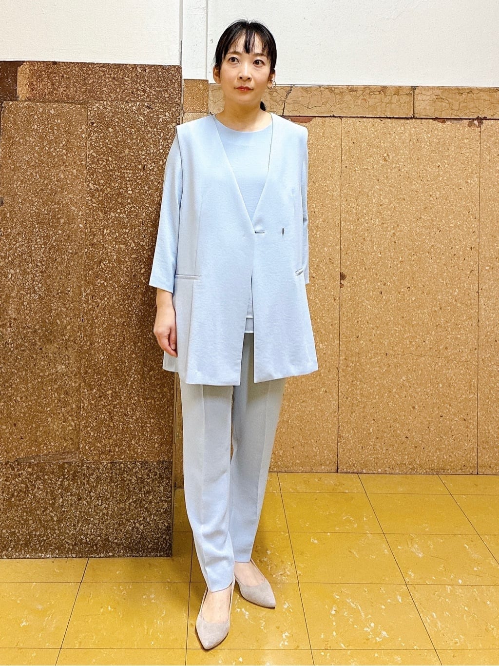 hattoriさんの「INDIVI｜【洗える／UVケア／SETUP可】着る日傘ペプラムブラウス」を使ったコーディネート