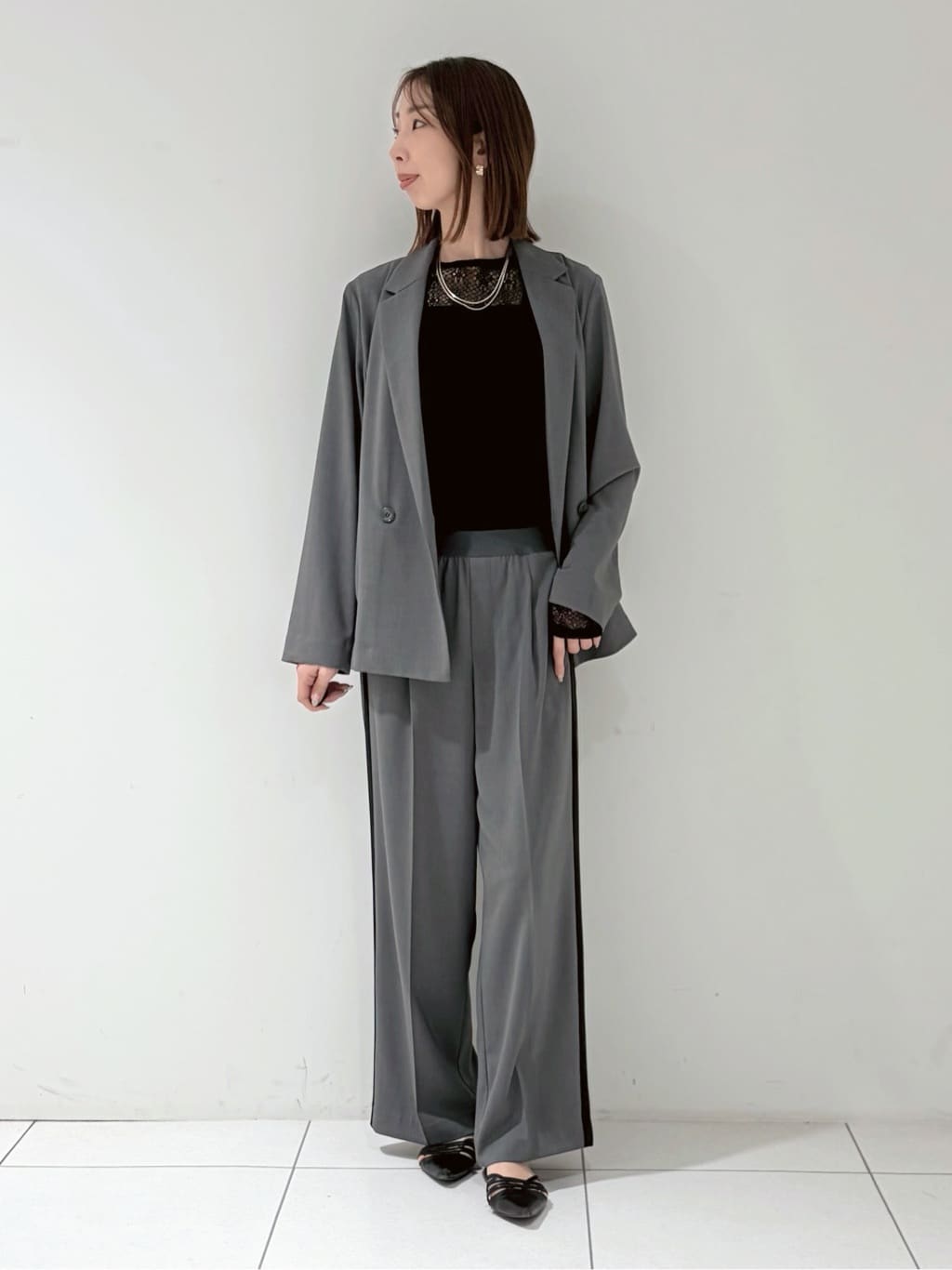 shioriさんの「INDIVI｜Comfy SET UP｜ダブルブレストイージージャケット【セットアップ対応／通勤／カセット服／接触」を使ったコーディネート