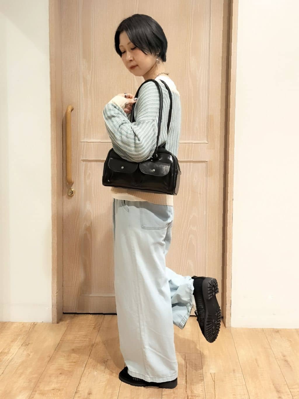 YUKIさんの「SHOO･LA･RUE｜【洗濯機可/S-LL】キーネックでお顔周りすっきり ざっくり編みカーディガン」を使ったコーディネート