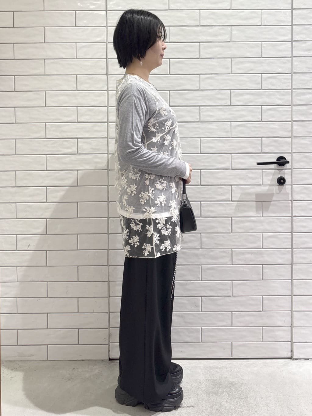 ayumiさんの「OPAQUE.CLIP｜シアー刺繍チュニックブラウス【洗濯機OK】」を使ったコーディネート