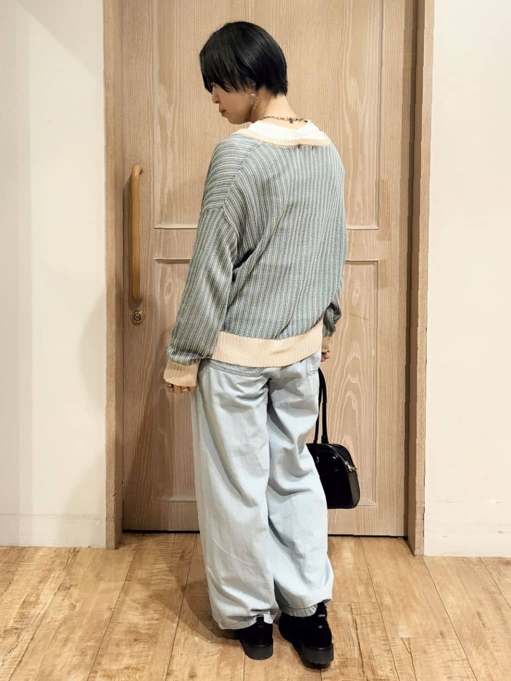 YUKIさんの「SHOO･LA･RUE｜【洗濯機可/S-LL】キーネックでお顔周りすっきり ざっくり編みカーディガン」を使ったコーディネート