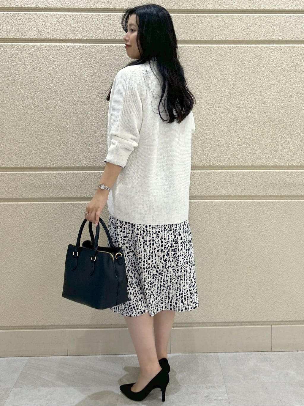 Momokaさんの「COUP DE CHANCE｜【手洗い可／日本製】着流しカーディガン」を使ったコーディネート