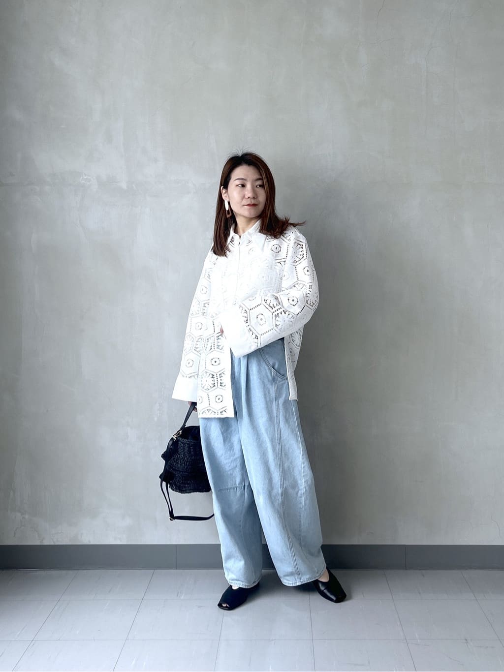 takaさんの「INDIVI｜幾何柄レースビッグシャツ」を使ったコーディネート