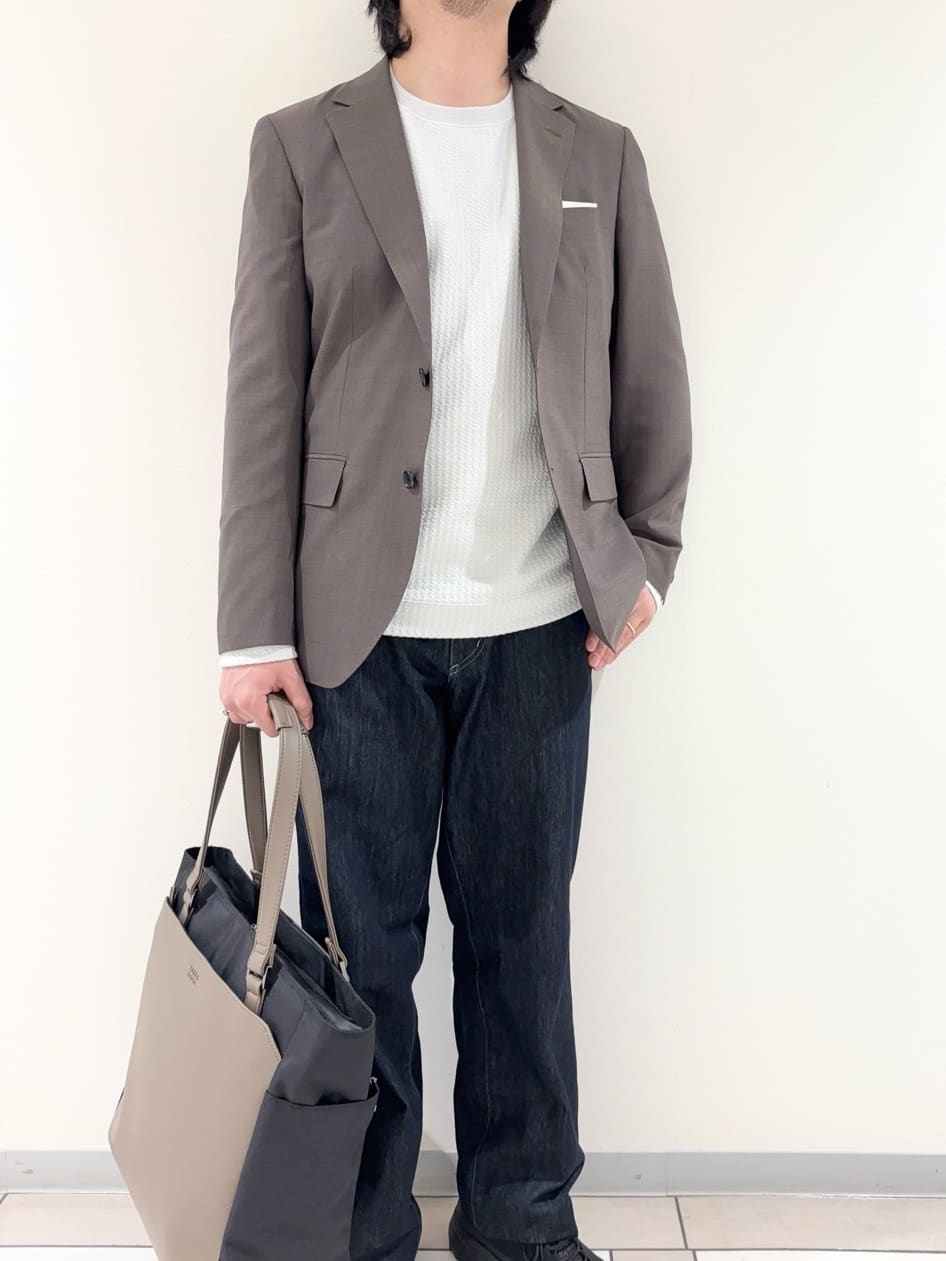 及川さんの「TAKEO KIKUCHI｜【BOWLER HAT LABEL】トロピカルシャンブレージャケット」を使ったコーディネート
